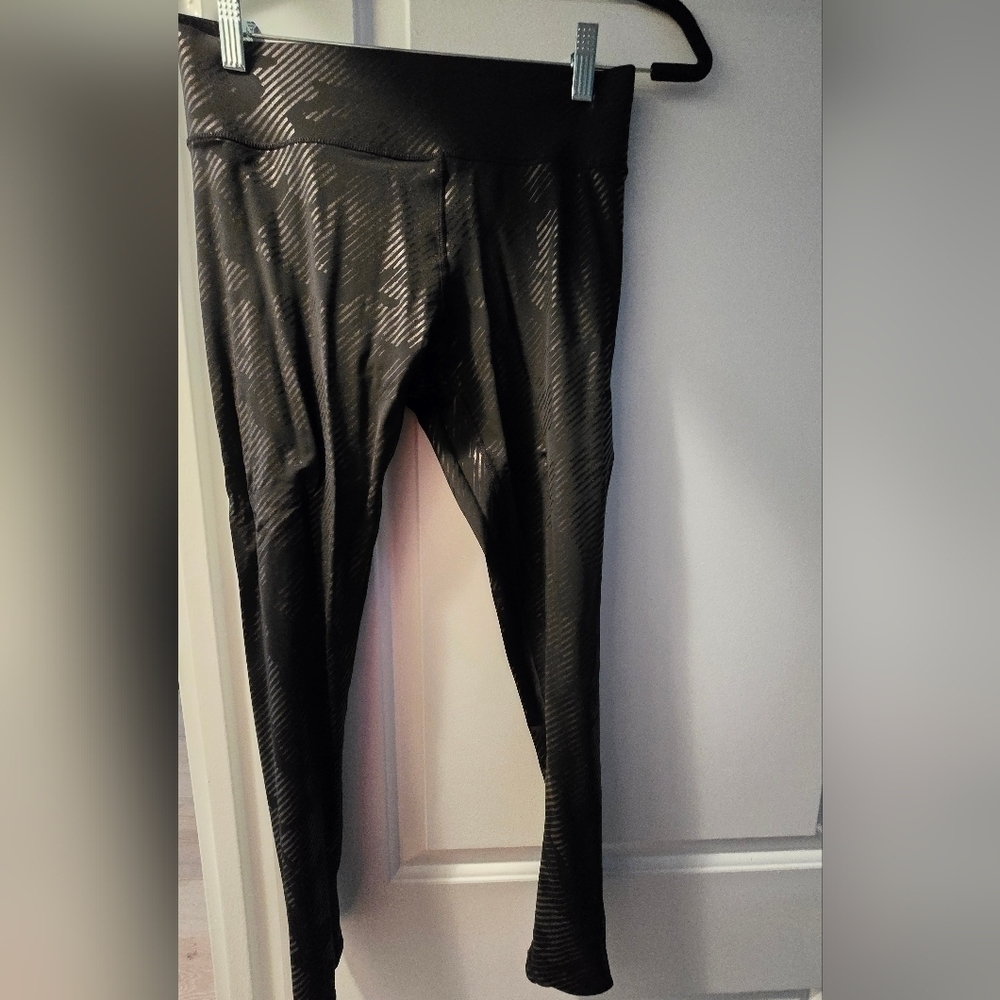 Terez Black Tonal Camo Foil UpLift Leggings- Medium